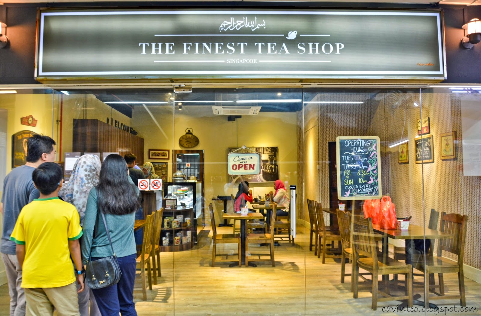 Entree Kibbles The Finest Tea Shop Cafe Halal Chocolate Rainbow Cake